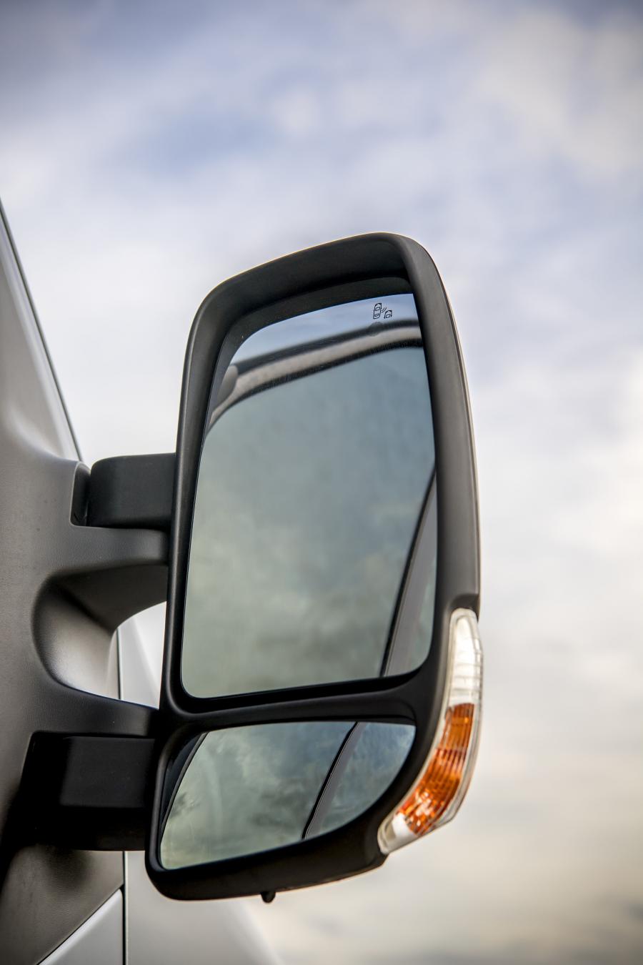 Детали экстерьера Renault Master L3H2 Van 2019 года  (UK) (фото 25 из 42)
